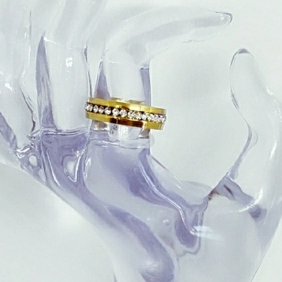 💝HOST PIC💝 5🌟 Gold band Ring Wedding Anniversary NWT With Ring Box - Picture 3 of 7